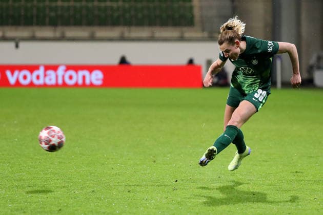 VfL vs Juventus, CL Women Wolfsburg, 12 02 2026, Football, Women, VfL Wolfsburg vs Juventus Turin, Champions League, Play Offs, Season 2025 2026, Sarai Linder VfL Wolfsburg AOK Stadion Niedersachsen Germany