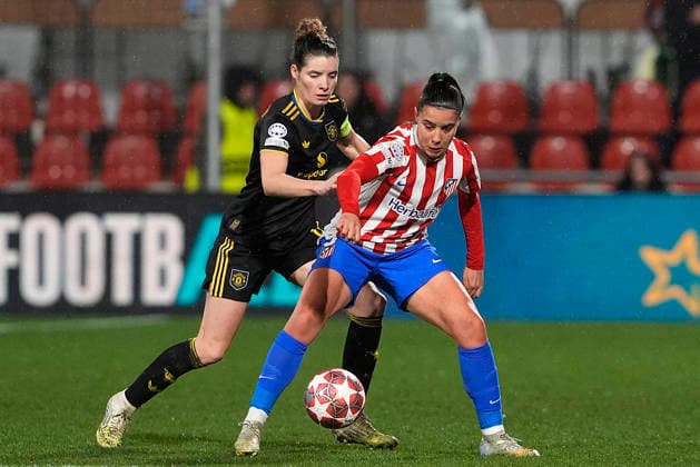ATLETICO DE MADRID v Manchester United, ManU WOMEN. UEFA WOMEN S CHAMPIONS LEAGUE 2025 2026. KO PLAY-OFF. 1ST LEG MATCH. Atletico de Madrid s Sheila Guijarro (r) and Manchester United Women™s Dominique Janssen during UEFA Womens Champions League 2025 2026 KO play-off 1st leg match. February 12,2026. (ALTERPHOTOS Acero) Alcala de HenaresSpain  Copyright: xAcerox
