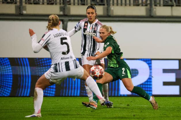 Wolfsburg, Germany February 12, 2026 UEFA Champions League Women 2025 2026 1 8 Final VfL Wolfsburg vs Juventus Turin In the picture from left in the duel Mathilde Harviken Juventus Turin , Estela Carbonell Juventus Turin and Thea Bjelde VfL Copyright: HMBxMedia MadeleinexFantini