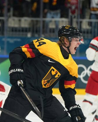 Milano Cortina, 2026 , Winter Olympic Games, Olympische Spiele, Olympia, OS Olympische Winter-Olympische spiele 2026 , Icehockey, Eishockey Männer, Men s Preliminary Round, Vorrunde, Deutschland vs Dänemark, Germany vs Denmark , ce Hockey Arena Milano Mailand Joshua Samanski Deutschland, Germany, Photocopyright Gladys Chai von der Laage *** Milano Cortina, 2026 , Winter Olympic Games, Winter Olympic Games 2026 , Icehockey, Icehockey Men, Men s Preliminary Round, Preliminary Round, Germany vs Denmark, Germany vs Denmark , ce Hockey Arena Milano Milano Joshua Samanski Germany, Germany, Photocopyright Gladys Chai von der Laage