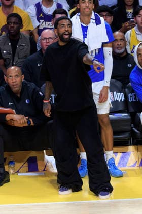 February 12, 2026, Los Angeles, California, USA: Kyrie Irving 11 of the Dallas Mavericks on the sidelines during their regular season NBA, Basketball Herren, USA game against the Los Angeles Lakers on Thursday February 12, 2026 at Crypto.com Arena in Los Angeles, California. Lakers defeat Mavericks, 124-104. ARIANA RUIZ PI Lakers Vs. Mavericks  - ZUMAp124 20260212_zaa_p124_067 Copyright: xArianaxRuizx