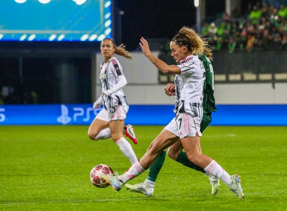Germany Football UEFA Women™s Champions League 2025 2026, Playoffs VfL Wolfsburg vs Juventus AOK Stadion Wolfsburg Ana Capeta Juventus, 7 Thea Bjelde VfL Wolfsburg Women, 2 Wolfsburg Copyright: xAymanxAlahmedx