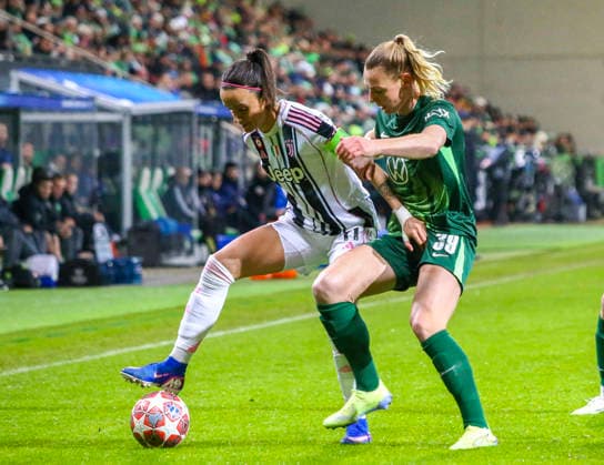 Germany Football UEFA Women™s Champions League 2025 2026, Playoffs VfL Wolfsburg vs Juventus AOK Stadion Wolfsburg Barbara Bonansea Juventus, 11 Sarai Linder VfL Wolfsburg Women, 39 Wolfsburg Copyright: xAymanxAlahmedx