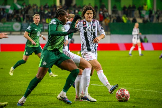 Germany Football UEFA Women™s Champions League 2025 2026, Playoffs VfL Wolfsburg vs Juventus AOK Stadion Wolfsburg Lineth Beerensteyn VfL Wolfsburg Women, 9 Mathilde Harviken Juventus, 5 Wolfsburg Copyright: xAymanxAlahmedx