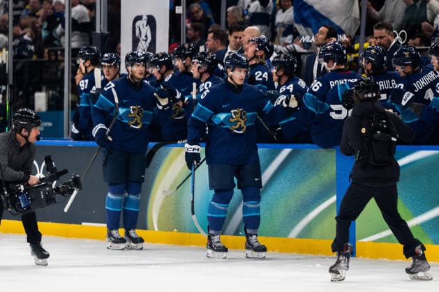 260213 Anton Lundell of Finland celebrates after 2-0 in the men s Ice hockey, Eishockey game between Finland and Sweden during day 7 of the 2026 Winter Olympics on February 13, 2026 in Milan. Photo: Carl Sandin BILDBYRAN kod CS EW0633 ishockey ice hockey Olympic Games, Olympische Spiele, Olympia, OS olympics winter olympics os ol olympiska spel vinter-os olympiske leker milano cortina 2026 milan cortina 2026 milano cortina 2026 olympic games milano cortina 2026 winter olympic games milano cortina-os milano cortina-ol vinter-ol 7 bbeng sverige sweden finland jubel celebrate *** 260213 Anton Lundell of Finland celebrates after 2 0 in the men s ice hockey game between Finland and Sweden during day 7 of the 2026 Winter Olympics on February 13, 2026 in Milan Photo Carl Sandin BILDBYRAN kod CS EW0633 ishockey ice hockey olympic games olympics winter olympics os ol olympiska spel vinter os olympiske leker milano cortina 2026 milan cortina 2026 milano cortina 2026 olympic games milano cortina 2026 winter olympic games milano cortina os milano cortina ol vinter ol 7 bbeng sverige sweden finland jubel celebrate  Copyright: CARLxSANDIN BB260213CS051