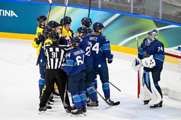 Winter Olympics - Men Ice hockey, Eishockey - Finland v Sweden Team Sweden and Team Finland during the Men s Preliminary Group B match between Finland and Sweden on day seven of the Milano Cortina 2026 Winter Olympic Games, Olympische Spiele, Olympia, OS at Milano Santagiulia Ice Hockey Arena on February 13, 2026 in Milan, Italy. Photo by JMP ABACAPRESS.COM Milan Italy  Copyright: xJMP ABACAx