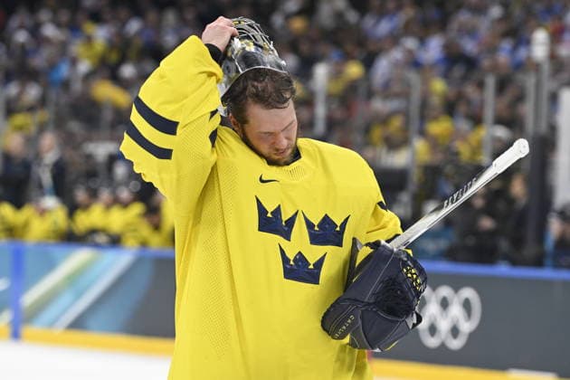 MILAN, ITALY 20260213 Sweden s goalie Filip Gustavsson during the Ice hockey, Eishockey match in Group B between Sweden and Finland at Santagiulia Arena during the Olympic Games, Olympische Spiele, Olympia, OS in Milan. *** The image is included in the SPORTS PACKAGE. For others PAID IMAGE *** MILANO ITALY x10070x *** MILAN, ITALY 20260213 Sweden s goalie Filip Gustavsson during the ice hockey match in Group B between Sweden and Finland at Santagiulia Arena during the Olympic Games in Milan The image is included in the SPORTS PACKAGE For others PAID IMAGE MILANO ITALY x10070x  Copyright: xJessicaxGow TTx OS 2026 ICE HOCKEY FINLAND-SWEDER