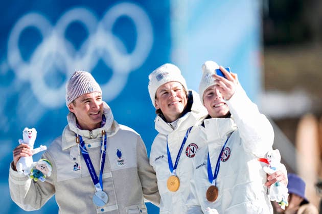 Winter Olympics in Milan Cortina 2026 Val di Fiemme, Italy 20260213. Mathis Desloges from France, Johannes Hoesflot Klaebo from Norway and Einar Hedegart from Norway on the podium after the men s cross-country 10 km skating at Lago di Tesero during the Winter Olympics in Milano Cortina 2026. Photo: Terje Pedersen NTB Val di Fiemme Italy EDITORIAL USE ONLY. RESTRICTED USE FOR BETTING COMPANIES Ref:_SPOL8l384lqkPs.jpg *** Winter Olympics in Milan Cortina 2026 Val di Fiemme, Italy 20260213 Mathis Desloges from France, Johannes Hoesflot Klaebo from Norway and Einar Hedegart from Norway on the podium after the men s cross country 10 km skating at Lago di Tesero during the Winter Olympics in Milano Cortina 2026 Photo Terje Pedersen NTB Val di Fiemme Italy EDITORIAL USE ONLY RESTRICTED USE FOR BETTING COMPANIES  Copyright: xTerjexPedersenx xNTBx