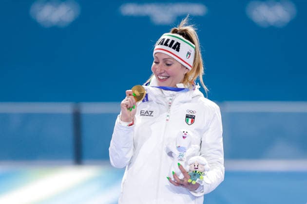 2026-02-12 Speed skating, Eisschnelllauf - Milano Cortina 2026 Winter Olympics - Day 6 MILAN, ITALY - FEBRUARY 12: Francesca Lollobrigida of Italy during the podium ceremony after in a training session during Day 6 of Speed Skating - Milano Cortina 2026 Winter Olympics at Milano Speed Skating Stadium on February 12, 2026 in Milan, Italy. (Photo by Joris Verwijst BSR Agency) Milan Italy Content not available for redistribution in The Netherlands directly or indirectly through any third parties. Copyright: xBSRxAgencyx