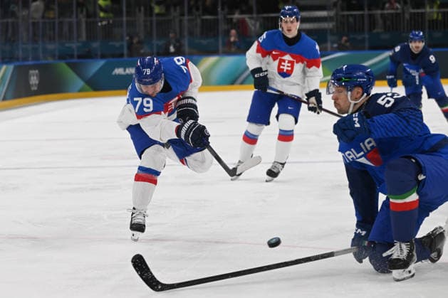 HUDACEK Libor (SVK) hit to score and TRIVELLATO Alex (ITA) during Men s Ice hockey, Eishockey - Italia vs Slovacchia, Olympic Winter games, Winterspiele,Spiele, Summer games Milano-Cortina 2026 in Milano, Italy, February 13 2026  Copyright: xFilippoxTomasi IPAxSportx xipa-agency.netx xx IPA_71428372 IPA_Agency_IPA71428372