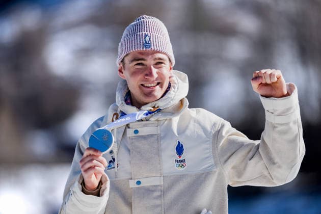 OLYMPICS - Winter Olympic Games, Olympische Spiele, Olympia, OS Milano Cortina 2026 TESERO,ITALY,13.FEB.26 - OLYMPICS, NORDIC SKIING, CROSS COUNTRY SKIING - Winter Olympic Games Milano Cortina 2026, 10km men, interval start free, medal ceremony. Image shows Mathis Desloges (FRA).  GEPAxpictures xMatthiasxTrinkl