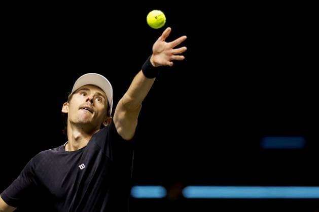ROTTERDAM - Alex De Minaur in action against Botic van de Zandschulp during the quarterfinals on the fifth day of the ABN AMRO tennis tournament at Ahoy Rotterdam. BAS CZERWINSKI ANP xVIxANPxSportx xxANPxIVx 550571899 originalFilename: 550571899.jpg