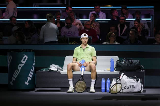 ABN AMRO Open 2026 Ugo Humbert of France spotted in resting during the tennis game at the Men s Single category, a match against Christopher O Connell of Australia at the indoor ATP500 tournament ABN AMRO Open 2026 in Ahoy arena venue. Rotterdam, the Netherlands on February 13, 2026 Rotterdam Netherlands  Copyright: xNicolasxEconomoux originalFilename:economou-notitle260213_npvUR.jpg