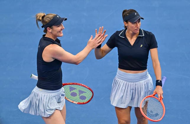 WTA, Tennis Damen QATAR OPEN 2026-DOUBLES SEMIFINAL Gabriela Dabrowski (R) of Canada and Luisa Stefani of Brazil celebrate a point in their Women s doubles semifinal match against Anna Danilina of Kazakhstan and Aleksandra Krunic of Serbia at the WTA Qatar TotalEnergies Open 2026 tennis tournament at the Khalifa International Tennis Complex in Doha, Qatar, on February 13, 2026. ¨¨¨¨¨¨ DOHA Qatar Copyright: xNOUSHADx