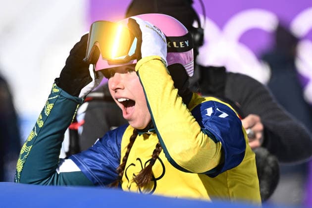 2026 WINTER Olympic Games, Olympische Spiele, Olympia, OS Josie Baff of Australia celebrates after winning the Gold medal in the Women™s Snowboard Cross Final at the Livigno Snow Park on day 7 of the 2026 Milano Cortina Winter Olympic Games in Livigno, Italy, Wednesday, February 11, 2026. ( NO ARCHIVING, EDITORIAL USE ONLY LIVIGNO SONDRIO ITALY  Copyright: xDANxHIMBRECHTSx 20260214134026882862