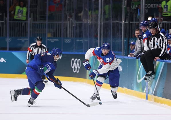 (260213) -- MILAN, Feb. 13, 2026 -- Pavol Regenda (R) of Slovakia vies with Daniel Mantenuto of Italy during the Ice hockey, Eishockey men s preliminary round group B match between Italy and Slovakia at the Milan-Cortina 2026 Olympic Winter games, Winterspiele,Spiele, Summer games in Milan, Italy, Feb. 13, 2026. ) (MICO2026)ITALY-MILAN-OLYMPIC WINTER GAMES-ICE HOCKEY-MEN-PRELIMINARY-ITA VS SVK WangxKaiyan 