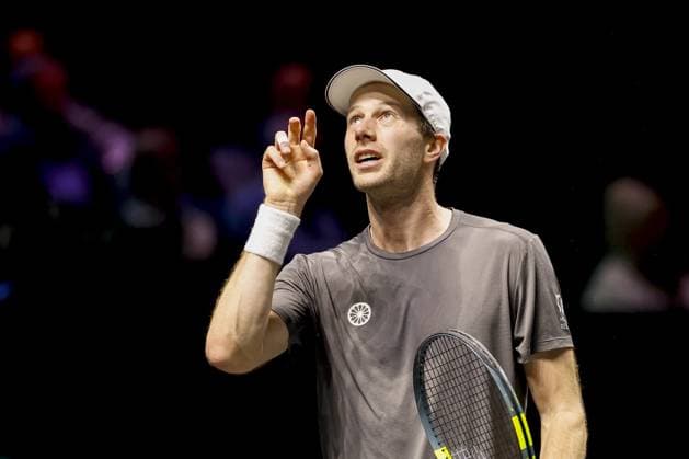 ROTTERDAM - Botic van de Zandschulp in action against Alex De Minaur during the quarterfinals on the fifth day of the ABN AMRO tennis tournament in Ahoy Rotterdam. BAS CZERWINSKI ANP xVIxANPxSportx xxANPxIVx 550577745 originalFilename: 550577745.jpg