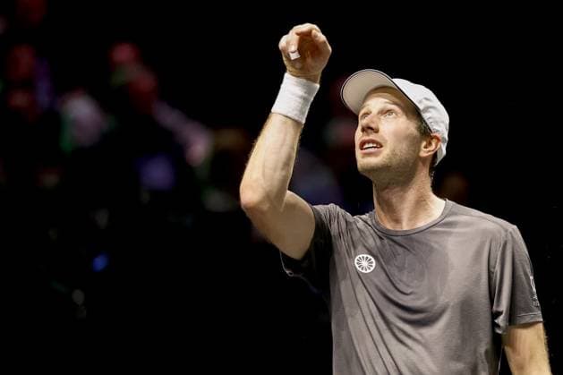 ROTTERDAM - Botic van de Zandschulp in action against Alex De Minaur during the quarterfinals on the fifth day of the ABN AMRO tennis tournament in Ahoy Rotterdam. BAS CZERWINSKI ANP xVIxANPxSportx xxANPxIVx 550577756 originalFilename: 550577756.jpg