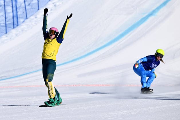 2026 WINTER Olympic Games, Olympische Spiele, Olympia, OS Josie Baff of Australia celebrates after winning the Gold medal in the Women™s Snowboard Cross Final at the Livigno Snow Park on day 7 of the 2026 Milano Cortina Winter Olympic Games in Livigno, Italy, Wednesday, February 11, 2026. ( NO ARCHIVING, EDITORIAL USE ONLY LIVIGNO SONDRIO ITALY  Copyright: xDANxHIMBRECHTSx 20260214155048172370