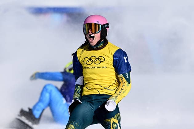 2026 WINTER Olympic Games, Olympische Spiele, Olympia, OS Josie Baff of Australia celebrates after winning the Gold medal in the Women™s Snowboard Cross Final at the Livigno Snow Park on day 7 of the 2026 Milano Cortina Winter Olympic Games in Livigno, Italy, Wednesday, February 11, 2026. ( NO ARCHIVING, EDITORIAL USE ONLY LIVIGNO SONDRIO ITALY  Copyright: xDANxHIMBRECHTSx 20260214135078168896