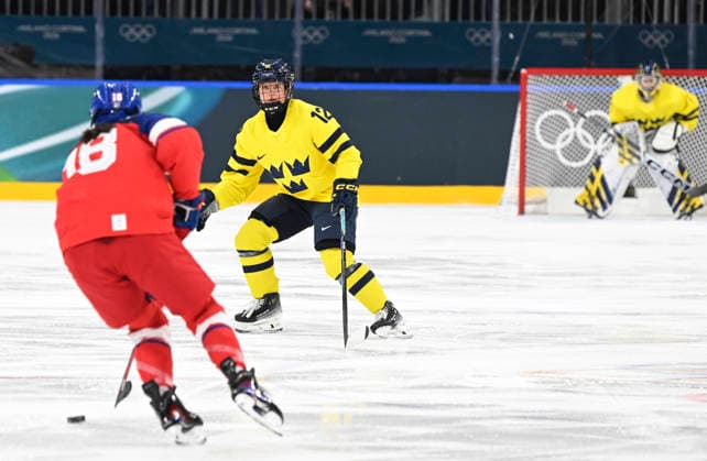 MILANO, ITALIEN 20260213 Sveriges Maja NylÃ n Persson under fredagens kvartsfinal i damernas ishockey mellan Tjeckien och Sverige i Rho Ice hockey, Eishockey arena under OS i Milano. *** Bilden ingar i SPORTPAKET. För övriga BETALBILD *** MILANO ITALIEN x10070x *** MILANO, ITALY 20260213 Swedens Maja Nylén Persson during Fridays quarterfinal in womens ice hockey between the Czech Republic and Sweden in the Rho ice hockey arena during the Olympics in Milan The picture is in the SPORT PACKAGE For others PAY PICTURE MILANO ITALY x10070x  Copyright: xJessicaxGow TTx OS 2026 ISHOCKEY TJECKIEN-SVERIGE