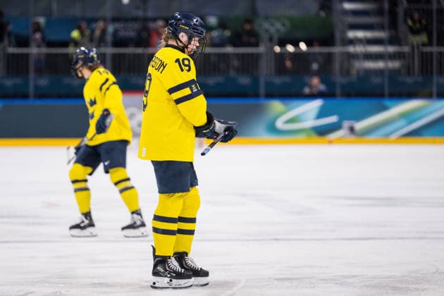 260213 Sara Hjalmarsson of Sweden looks dejected in the women s Ice hockey, Eishockey quarter final between Sweden and Czech Republic during day 7 of the 2026 Winter Olympics on February 13, 2026 in Milan. Photo: Emma Wallskog BILDBYRAN kod EW EW0632 ishockey ice hockey Olympic Games, Olympische Spiele, Olympia, OS olympics winter olympics os ol olympiska spel vinter-os olympiske leker milano cortina 2026 milan cortina 2026 milano cortina 2026 olympic games milano cortina 2026 winter olympic games milano cortina-os milano cortina-ol vinter-ol 7 bbeng sverige sweden dam tjeckien czech republic quarter final kvartsfinal depp *** 260213 Sara Hjalmarsson of Sweden looks dejected in the women s ice hockey quarter final between Sweden and Czech Republic during day 7 of the 2026 Winter Olympics on February 13, 2026 in Milan Photo Emma Wallskog BILDBYRAN code EW EW0632 ice hockey ice hockey olympic games olympics winter olympics os ol olympiska spel vinter os olympiske leker milano cortina 2026 milan cortina 2026 milano cortina 2026 olympic games milano cortina 2026 winter olympic games milano cortina os milano cortina ol vinter ol 7 bbeng sverige sweden dam tjeckien czech republic quarter final kvartfinal depp  Copyright: EMMAxWALLSKOG BB260213EW093