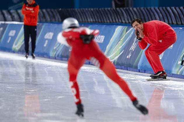 MILAN , 13-02-2026 , Milano Speed skating, Eisschnelllauf Stadium , Olympic Winter games, Winterspiele,Spiele, Summer games 2026 - Speed Skating 10000m men, Picture shows Vladimir Semirunniy coached by Roland Cieslak Olympic Winter Games 2026 - Speed Skating 10000m men  x201559014x Copyright: