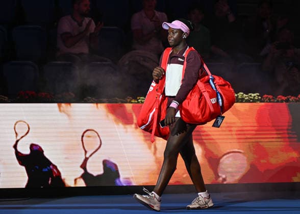 Qatar TotalEnergies Open 2026 - Day Six DOHA, QATAR FEBRUARY 13: Victoria Mboko of Canada arrives ahead of her match against Jelena Ostapenko of Latvia in the semifinal on Day Six of the Qatar TotalEnergies Open, part of the Hologic WTA, Tennis Damen Tour, at the Khalifa International Tennis and Squash Complex on February 13, 2026 in Doha, Qatar. Doha Qatar  Copyright: xArturxWidakx originalFilename:widak-qatartot260213_npMqH.jpg