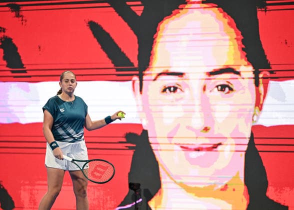 Qatar TotalEnergies Open 2026 - Day Six DOHA, QATAR FEBRUARY 13: Jelena Ostapenko of Latvia durin g a warm up ahead of her match against Victoria Mboko of Canada in the semifinal on Day Six of the Qatar TotalEnergies Open, part of the Hologic WTA, Tennis Damen Tour, at the Khalifa International Tennis and Squash Complex on February 13, 2026 in Doha, Qatar. Doha Qatar  Copyright: xArturxWidakx originalFilename:widak-qatartot260213_npwRs.jpg