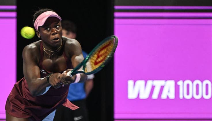 Qatar TotalEnergies Open 2026 - Day Six DOHA, QATAR FEBRUARY 13: Victoria Mboko of Canada competes against Jelena Ostapenko of Latvia in the semifinal on Day Six of the Qatar TotalEnergies Open, part of the Hologic WTA, Tennis Damen Tour, at the Khalifa International Tennis and Squash Complex on February 13, 2026 in Doha, Qatar. Doha Qatar  Copyright: xArturxWidakx originalFilename:widak-qatartot260213_npeeD.jpg