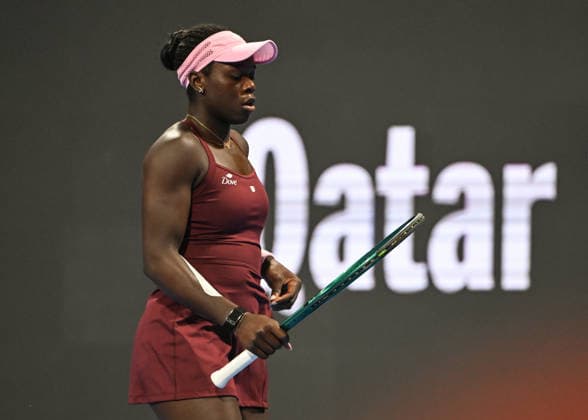 Qatar TotalEnergies Open 2026 - Day Six DOHA, QATAR FEBRUARY 13: Victoria Mboko of Canada competes against Jelena Ostapenko of Latvia in the semifinal on Day Six of the Qatar TotalEnergies Open, part of the Hologic WTA, Tennis Damen Tour, at the Khalifa International Tennis and Squash Complex on February 13, 2026 in Doha, Qatar. Doha Qatar  Copyright: xArturxWidakx originalFilename:widak-qatartot260213_npL7h.jpg