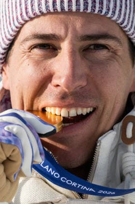 260213 Gold medalist Quentin Fillon Maillet of France celebrates as he poses for photos after men s biathlon 10 km sprint during day 7 of the 2026 Winter Olympics on February 13, 2026 in Anterselva. Photo: Mathias Bergeld BILDBYRAN kod MB MB1325 skidskytte biathlon skiskyting Olympic Games, Olympische Spiele, Olympia, OS olympics winter olympics os ol olympiska spel vinter-os olympiske leker milano cortina 2026 milan cortina 2026 milano cortina 2026 olympic games milano cortina 2026 winter olympic games milano cortina-os milano cortina-ol vinter-ol 7 bbeng sprint frankrike jubel brons silver *** 260213 Gold medalist Quentin Fillon Maillet of France celebrates as he poses for photos after men s biathlon 10 km sprint during day 7 of the 2026 Winter Olympics on February 13, 2026 in Anterselva Photo Mathias Bergeld BILDBYRAN code MB MB1325 biathlon biathlon olympic games olympics olympics winter olympics os ol olympic games winter os olympic games milano cortina 2026 milan cortina 2026 milano cortina 2026 olympic games milano cortina 2026 winter olympic games milano cortina os milano cortina ol winter ol 7 bbeng sprint france jubilation bronze silver  Copyright: MATHIASxBERGELD BB260213MB061