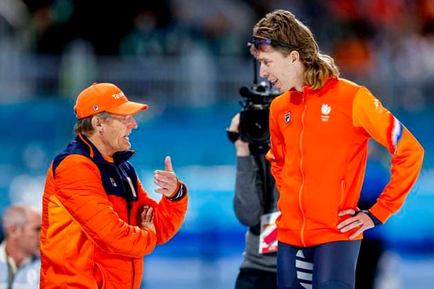 Jillert Anema of TeamNL talsk with Jorrit Bergsma of the Netherlands after Men s 10000m, Milano Cortina 2026 Winter Olympics: Day 7, Speed skating, Eisschnelllauf - Milano Cortina 2026 Winter Olympics: Day 7, Milano Speed Skating Stadium, February 13, 2026, Milan, Italy.