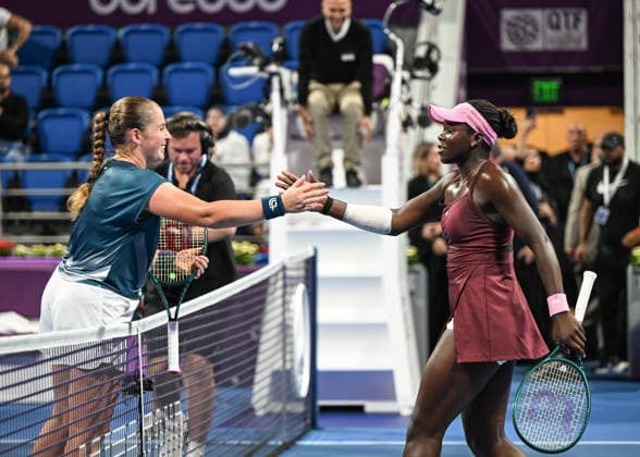 Qatar TotalEnergies Open 2026 - Day Five DOHA, QATAR FEBRUARY 13: Victoria Mboko (R) of Canada shake hand with Jelena Ostapenko (L) of Latvia asfter winning the semifinal on Day Six of the Qatar TotalEnergies Open, part of the Hologic WTA, Tennis Damen Tour, at the Khalifa International Tennis and Squash Complex on February 13, 2026 in Doha, Qatar. Doha Qatar  Copyright: xArturxWidakx originalFilename:widak-qatartot260213_npARL.jpg
