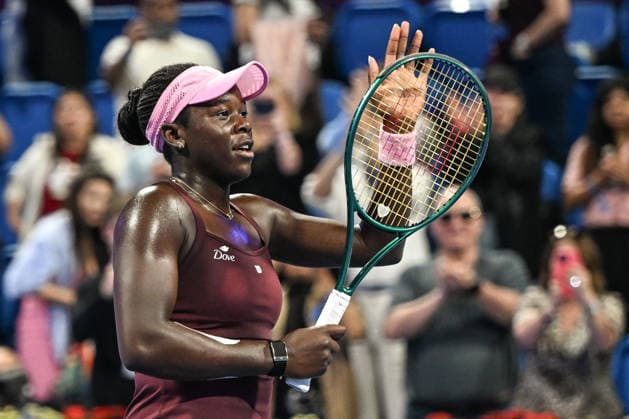 Qatar TotalEnergies Open 2026 - Day Five DOHA, QATAR FEBRUARY 13: Victoria Mboko of Canada celebrates after winning against Jelena Ostapenko of Latvia in the semifinal on Day Six of the Qatar TotalEnergies Open, part of the Hologic WTA, Tennis Damen Tour, at the Khalifa International Tennis and Squash Complex on February 13, 2026 in Doha, Qatar. Doha Qatar  Copyright: xArturxWidakx originalFilename:widak-qatartot260213_np7sA.jpg