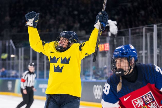260213 Hanna Olsson of Sweden celebrates the 1-0 goal in the women s Ice hockey, Eishockey quarter final between Sweden and Czech Republic during day 7 of the 2026 Winter Olympics on February 13, 2026 in Milan. Photo: Emma Wallskog BILDBYRAN kod EW EW0632 ishockey ice hockey Olympic Games, Olympische Spiele, Olympia, OS olympics winter olympics os ol olympiska spel vinter-os olympiske leker milano cortina 2026 milan cortina 2026 milano cortina 2026 olympic games milano cortina 2026 winter olympic games milano cortina-os milano cortina-ol vinter-ol 7 bbeng sverige sweden dam tjeckien czech republic quarter final kvartsfinal jubel *** 260213 Hanna Olsson of Sweden celebrates the 1 0 goal in the women s ice hockey quarter final between Sweden and Czech Republic during day 7 of the 2026 Winter Olympics on February 13, 2026 in Milan Photo Emma Wallskog BILDBYRAN code EW EW0632 ice hockey ice hockey olympic games olympics winter olympics os ol olympiska spel vinter os olympiske leker milano cortina 2026 milan cortina 2026 milano cortina 2026 olympic games milano cortina 2026 winter olympic games milano cortina os milano cortina ol vinter ol 7 bbeng sverige sweden dam tjeckien czech republic quarter final kvartsfinal jubel  Copyright: EMMAxWALLSKOG BB260213EW107