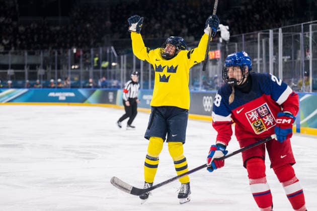 260213 Hanna Olsson of Sweden celebrates the 1-0 goal in the women s Ice hockey, Eishockey quarter final between Sweden and Czech Republic during day 7 of the 2026 Winter Olympics on February 13, 2026 in Milan. Photo: Emma Wallskog BILDBYRAN kod EW EW0632 ishockey ice hockey Olympic Games, Olympische Spiele, Olympia, OS olympics winter olympics os ol olympiska spel vinter-os olympiske leker milano cortina 2026 milan cortina 2026 milano cortina 2026 olympic games milano cortina 2026 winter olympic games milano cortina-os milano cortina-ol vinter-ol 7 bbeng sverige sweden dam tjeckien czech republic quarter final kvartsfinal jubel *** 260213 Hanna Olsson of Sweden celebrates the 1 0 goal in the women s ice hockey quarter final between Sweden and Czech Republic during day 7 of the 2026 Winter Olympics on February 13, 2026 in Milan Photo Emma Wallskog BILDBYRAN code EW EW0632 ice hockey ice hockey olympic games olympics winter olympics os ol olympiska spel vinter os olympiske leker milano cortina 2026 milan cortina 2026 milano cortina 2026 olympic games milano cortina 2026 winter olympic games milano cortina os milano cortina ol vinter ol 7 bbeng sverige sweden dam tjeckien czech republic quarter final kvartsfinal jubel  Copyright: EMMAxWALLSKOG BB260213EW108