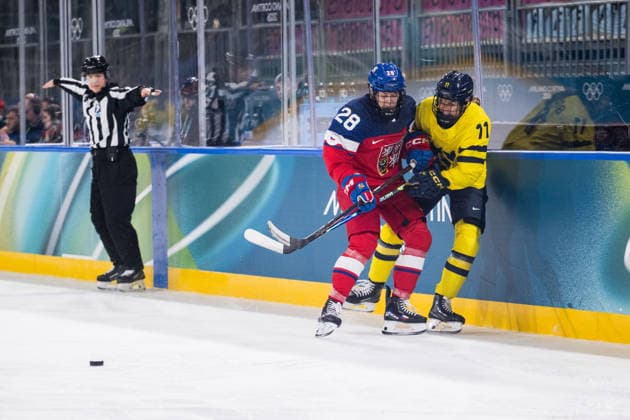 260213 Noemi Neubauerova of Czech Republic and Josefin Bouveng of Sweden in the women s Ice hockey, Eishockey quarter final between Sweden and Czech Republic during day 7 of the 2026 Winter Olympics on February 13, 2026 in Milan. Photo: Emma Wallskog BILDBYRAN kod EW EW0632 ishockey ice hockey Olympic Games, Olympische Spiele, Olympia, OS olympics winter olympics os ol olympiska spel vinter-os olympiske leker milano cortina 2026 milan cortina 2026 milano cortina 2026 olympic games milano cortina 2026 winter olympic games milano cortina-os milano cortina-ol vinter-ol 7 bbeng sverige sweden dam tjeckien czech republic quarter final kvartsfinal *** 260213 Noemi Neubauerova of Czech Republic and Josefin Bouveng of Sweden in the women s ice hockey quarter final between Sweden and Czech Republic during day 7 of the 2026 Winter Olympics on February 13, 2026 in Milan Photo Emma Wallskog BILDBYRAN kod EW EW0632 ishockey ice hockey olympic games olympics winter olympics os ol olympiska spel vinter os olympiske leker milano cortina 2026 milan cortina 2026 milano cortina 2026 olympic games milano cortina 2026 winter olympic games milano cortina os milano cortina ol vinter ol 7 bbeng sverige sweden dam tjeckien czech republic quarter final kvartsfinal  Copyright: EMMAxWALLSKOG BB260213EW118