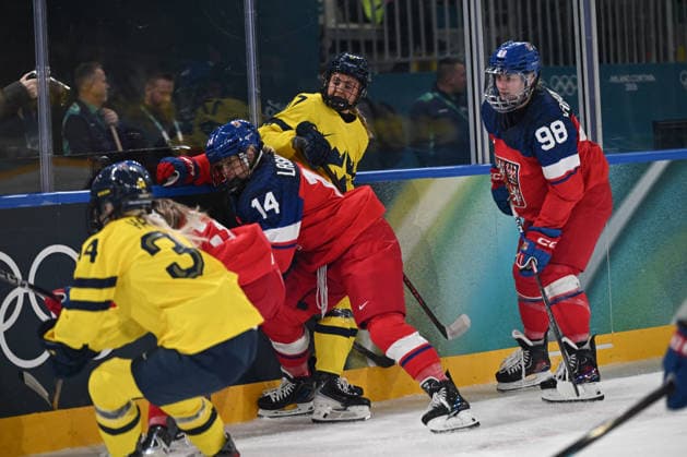 Lisa JOHANSSON (SWE) and LUNDIN Sofie (SWE) fight vs SAPOVALIVOVA Adela (CZE) and SEROISZKOVA Klara (CZE) during Women s Ice hockey, Eishockey - Czechia vs Svezia, Olympic Winter games, Winterspiele,Spiele, Summer games Milano-Cortina 2026 in Milano, Italy, February 13 2026  Copyright: xFilippoxTomasi IPAxSportx xipa-agency.netx xx IPA_71442186 IPA_Agency_IPA71442186
