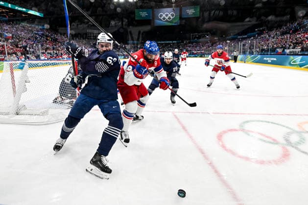 MILAN, ITALY - FEBRUARY 13: Florian Chakiachvili of France and Radko Gudas of Czechia R) battle for the puck during the Men™s Prelim Round match between France and Czech Republic on day seven of the Milano Cortina 2026 Winter Olympic Games, Olympische Spiele, Olympia, OS at Milano Santagiulia IHO Arena on February 13, 2026 in Milan, Italy. Milan Milano Santagiulia IHO Arena Italy *** MILAN, ITALY FEBRUARY 13 Florian Chakiachvili of France and Radko Gudas of Czechia R battle for the puck during the Men™s Prelim Round match between France and Czech Republic on day seven of the Milano Cortina 2026 Winter Olympic games at Milano Santagiulia IHO Arena on February 13, 2026 in Milan, Italy Milan Milano Santagiulia IHO Arena Italy Copyright: xJustPictures.ch AndreaxBrancax jp-en-EuSpIm-AB-DSC_060013022026