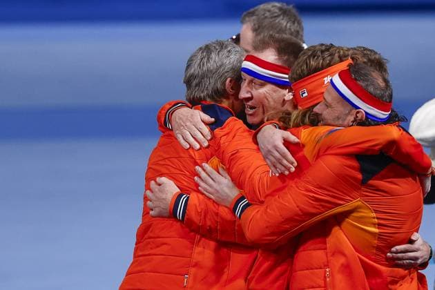 MILAN , 13-02-2026 , Milano Speed skating, Eisschnelllauf Stadium , Olympic Winter games, Winterspiele,Spiele, Summer games 2026 - Speed Skating 10000m men, Picture shows Jorrit Bergsma with coach Jillert Anema and Arjan Samplonius celebrating bronze medal Olympic Winter Games 2026 - Speed Skating 10000m men  x201562059x Copyright: