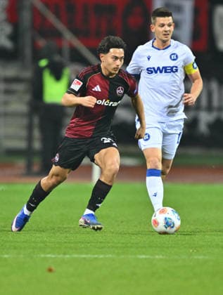 13 02 2026 Soccer Season 2025 2026 2 Soccer Bundesliga 22 Matchday 1 FC Nürnberg FCN Club Karlsruher SC KSC Sportfoto Zink xwoxzix DFL regulations prohibit any use of photographs as image sequences and or quasi video only for editorial use Justin von der Hitz 27, 1 FC Nürnberg FCN Marvin Wanitzek 10, Karlsruher SC KSC