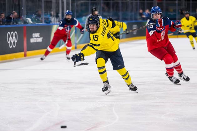 260213 Lisa Johansson of Sweden and Andrea Trnkova of Czech Republic in the women s Ice hockey, Eishockey quarter final between Sweden and Czech Republic during day 7 of the 2026 Winter Olympics on February 13, 2026 in Milan. Photo: Emma Wallskog BILDBYRAN kod EW EW0632 ishockey ice hockey Olympic Games, Olympische Spiele, Olympia, OS olympics winter olympics os ol olympiska spel vinter-os olympiske leker milano cortina 2026 milan cortina 2026 milano cortina 2026 olympic games milano cortina 2026 winter olympic games milano cortina-os milano cortina-ol vinter-ol 7 bbeng sverige sweden dam tjeckien czech republic quarter final kvartsfinal *** 260213 Lisa Johansson of Sweden and Andrea Trnkova of Czech Republic in the women s ice hockey quarter final between Sweden and Czech Republic during day 7 of the 2026 Winter Olympics on February 13, 2026 in Milan Photo Emma Wallskog BILDBYRAN kod EW EW0632 ishockey ice hockey olympic games olympics winter olympics os ol olympiska spel vinter os olympiske leker milano cortina 2026 milan cortina 2026 milano cortina 2026 olympic games milano cortina 2026 winter olympic games milano cortina os milano cortina ol vinter ol 7 bbeng sverige sweden dam tjeckien czech republic quarter final kvartsfinal  Copyright: EMMAxWALLSKOG BB260213EW126