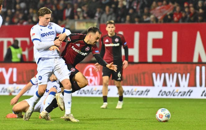 13 02 2026 Soccer Season 2025 2026 2 Soccer Bundesliga 22 Matchday 1 FC Nürnberg FCN Club Karlsruher SC KSC Sportfoto Zink xwoxzix DFL regulations prohibit any use of photographs as image sequences and or quasi video only for editorial use Dzenis Burnic 7, Karlsruher SC KSC Julian Justvan 10, 1 FC Nürnberg FCN