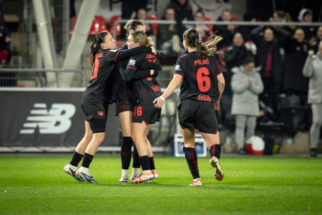 Womens Soccer Bundesliga Bayer 04 Leverkusen 1 FC Köln, 13 02 2026 Goal celebration after the 2 0 by Sofie Zdebel Bayer 04 Leverkusen, 16 Bayer 04 Leverkusen 1 FC Köln on matchday 18 of the Google Pixel Womens Bundesliga on 13 02 2026 at Ulrich Haberland Stadium in Leverkusen North Rhine-Westphalia DFL REGULATIONS PROHIBIT ANY USE OF PHOTOGRAPHS AS IMAGE SEQUENCES AND OR QUASI VIDEO Copyright: xBEAUTIFULxSPORTS AxelxKohringx