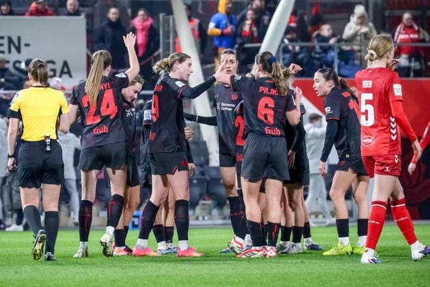 13 02 2026, xsscx, Frauen Fussball, Bayer 04 Leverkusen 1 FC Koeln, 1 Fussball Bundesliga, 18 Spieltag, Ulrich Haberland Stadion, Saison 2025 2026 Torjubel nach dem Tor zum 1 0 durch Torschützin Vanessa Fudalla Bayer 04 Leverkusen 21 DFB regulations prohibit any use of photographs as image sequences and or quasi video Photo xSandraxScherningxPressefotoKochx Nordrhein Westfalen Germany