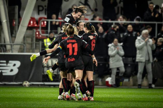 Womens Soccer Bundesliga Bayer 04 Leverkusen 1 FC Köln, 13 02 2026 Goal celebration after the 2 0 by Sofie Zdebel Bayer 04 Leverkusen, 16 Bayer 04 Leverkusen 1 FC Köln on matchday 18 of the Google Pixel Womens Bundesliga on 13 02 2026 at Ulrich Haberland Stadium in Leverkusen North Rhine-Westphalia DFL REGULATIONS PROHIBIT ANY USE OF PHOTOGRAPHS AS IMAGE SEQUENCES AND OR QUASI VIDEO Copyright: xBEAUTIFULxSPORTS AxelxKohringx