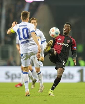 13 02 2026 Soccer Season 2025 2026 2 Soccer Bundesliga 22 Matchday 1 FC Nürnberg FCN Club Karlsruher SC KSC Sportfoto Zink DaMa xdaxmax DFL regulations prohibit any use of photographs as image sequences and or quasi video only for editorial use Marvin Wanitzek 10, Karlsruher SC KSC Rabby Nzingoula 22, 1 FC Nürnberg FCN