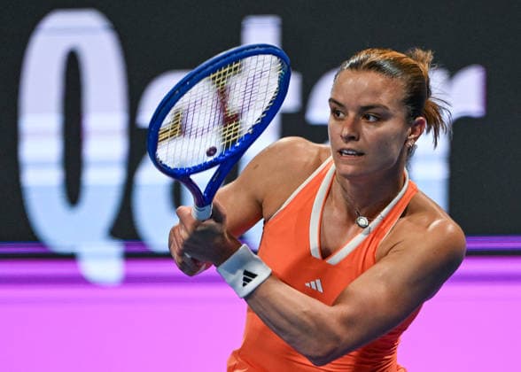 Qatar TotalEnergies Open 2026 - Day Five DOHA, QATAR FEBRUARY 13: Maria Sakkari of Greece competes against Karolina Muchova of the Czechia in the semifinal on Day Six of the Qatar TotalEnergies Open, part of the Hologic WTA, Tennis Damen Tour, at the Khalifa International Tennis and Squash Complex on February 13, 2026 in Doha, Qatar. Doha Qatar  Copyright: xArturxWidakx originalFilename:widak-qatartot260213_npfAs.jpg
