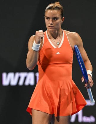 Qatar TotalEnergies Open 2026 - Day Five DOHA, QATAR FEBRUARY 13: Maria Sakkari of Greece competes against Karolina Muchova of the Czechia in the semifinal on Day Six of the Qatar TotalEnergies Open, part of the Hologic WTA, Tennis Damen Tour, at the Khalifa International Tennis and Squash Complex on February 13, 2026 in Doha, Qatar. Doha Qatar  Copyright: xArturxWidakx originalFilename:widak-qatartot260213_npSwB.jpg